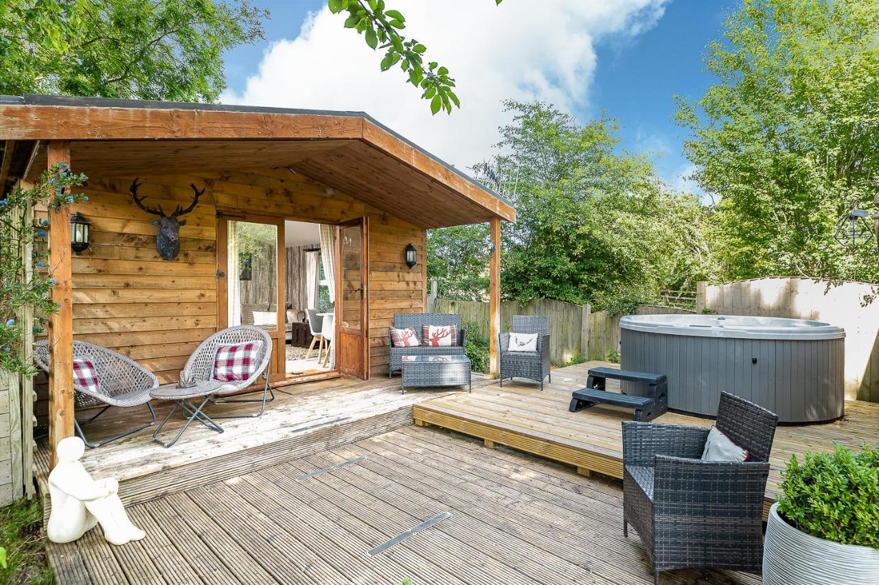 فيلا The Log Cabin With Private Hot Tub, باث المظهر الخارجي الصورة